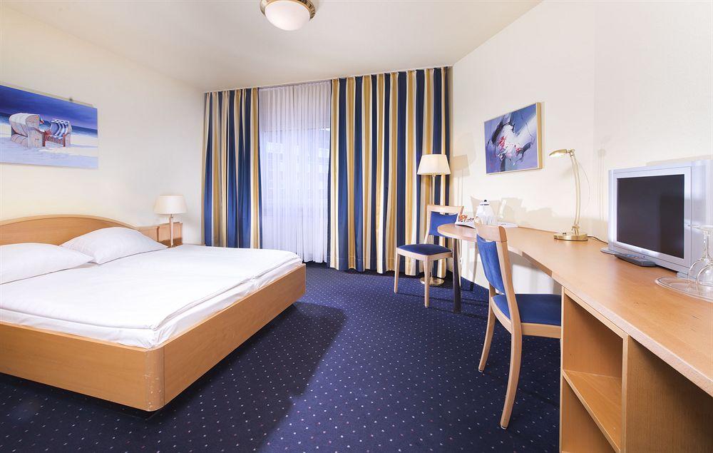 Tryp By Wyndham Luebeck Aquamarin Ξενοδοχείο Εξωτερικό φωτογραφία