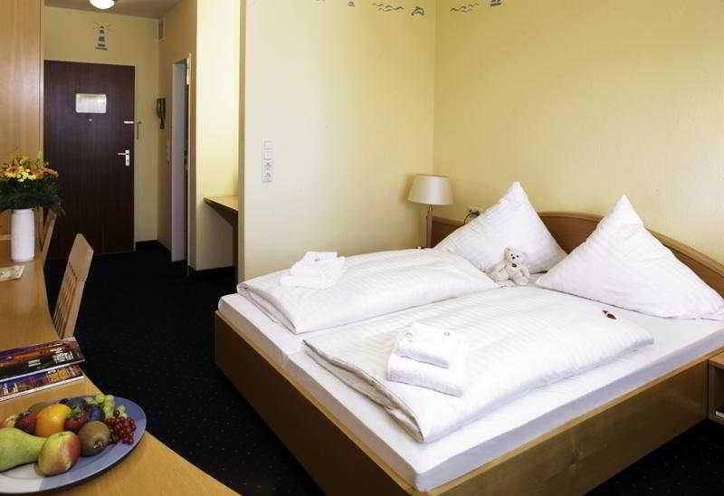 Tryp By Wyndham Luebeck Aquamarin Ξενοδοχείο Εξωτερικό φωτογραφία